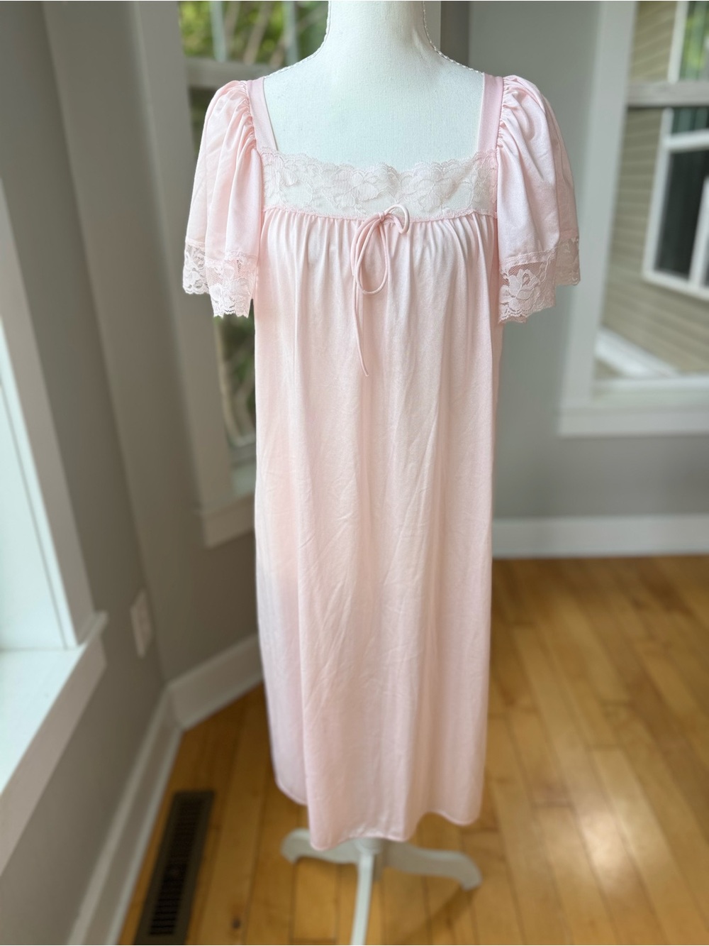 Vintage 70s 80s Deena Pink Lace Trim Short Sleeve Nightgown Muu Muu Small